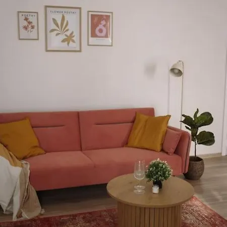 Rosa In Apartment Cesis
